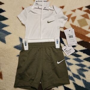 Nike White and Olive Green Baby Set